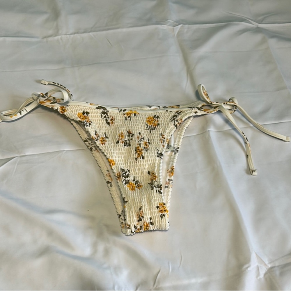 Hollister Floral Bikini Bottom - Cream and Yellow